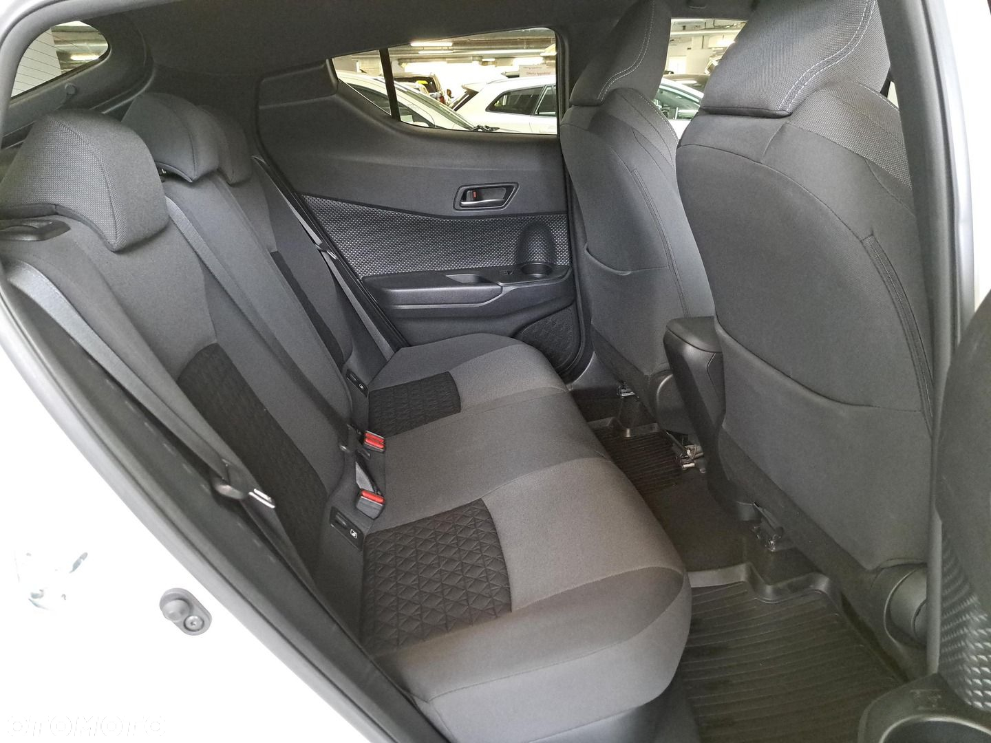 Toyota C-HR - 13