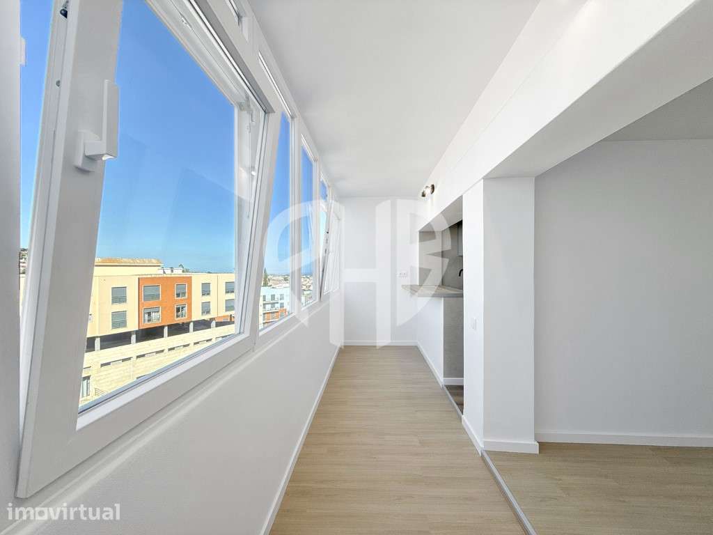 T2 Totalmente Remodelado com Vista Mar e Castelo | Santana, Sesimbra - Grande imagem: 4/25