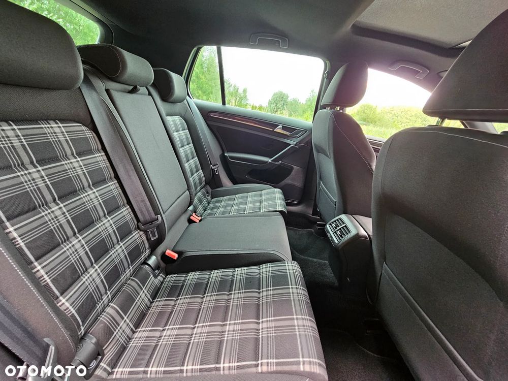 Volkswagen Golf GTD BlueMotion Technology - 32