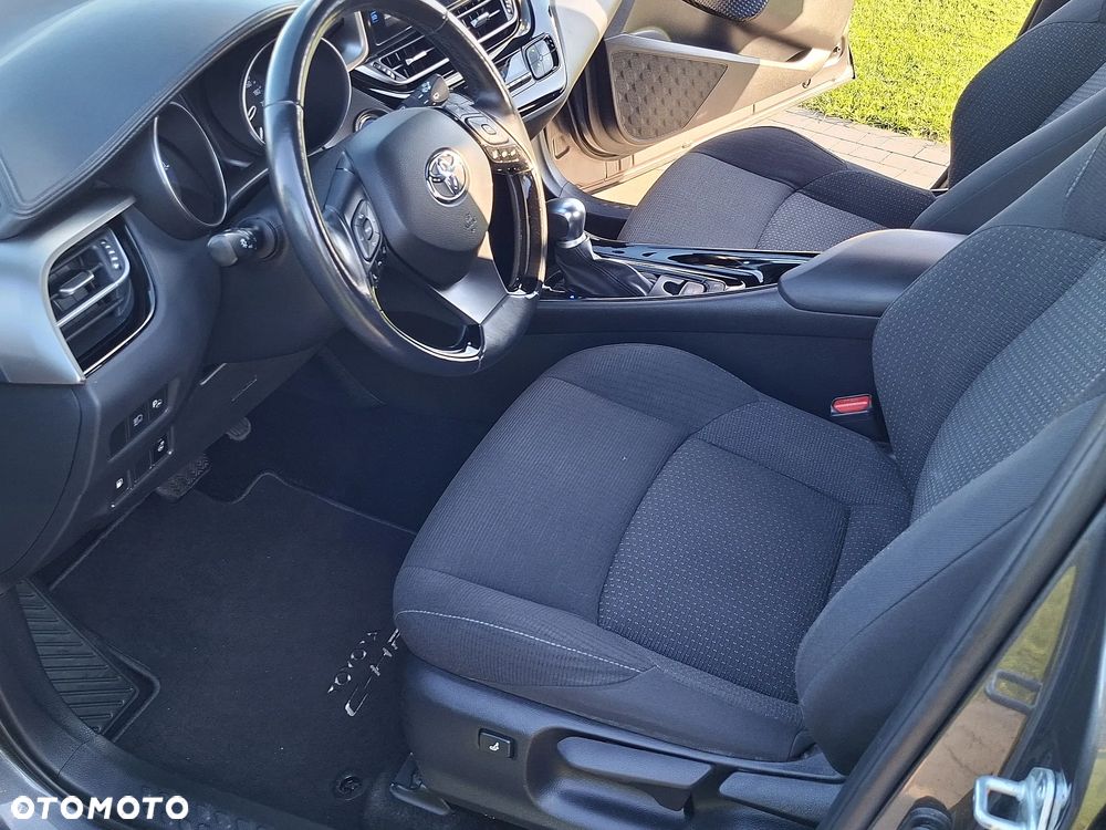 Toyota C-HR - 16