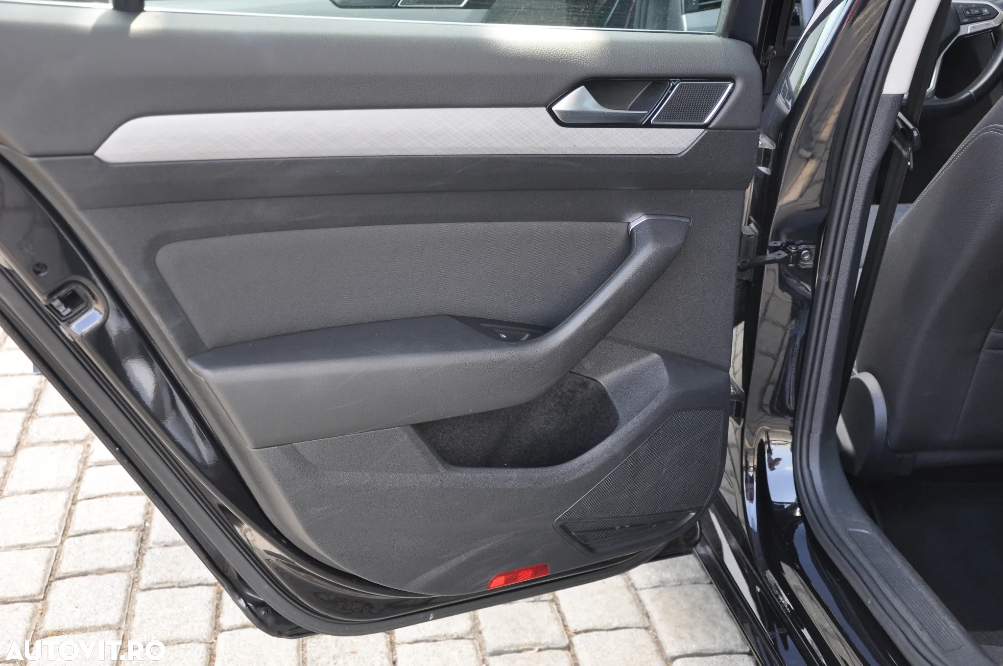 Volkswagen Passat 2.0 TDI DSG Comfortline - 23