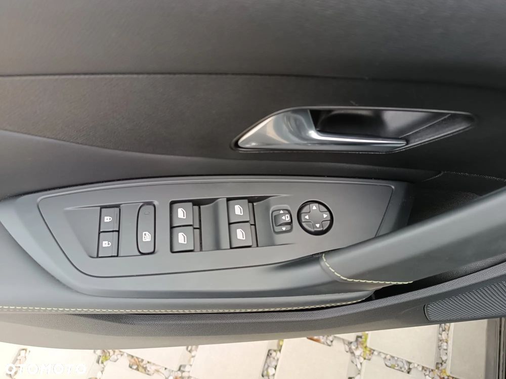 Peugeot 408 1.2 PureTech GT S&S EAT8 - 33