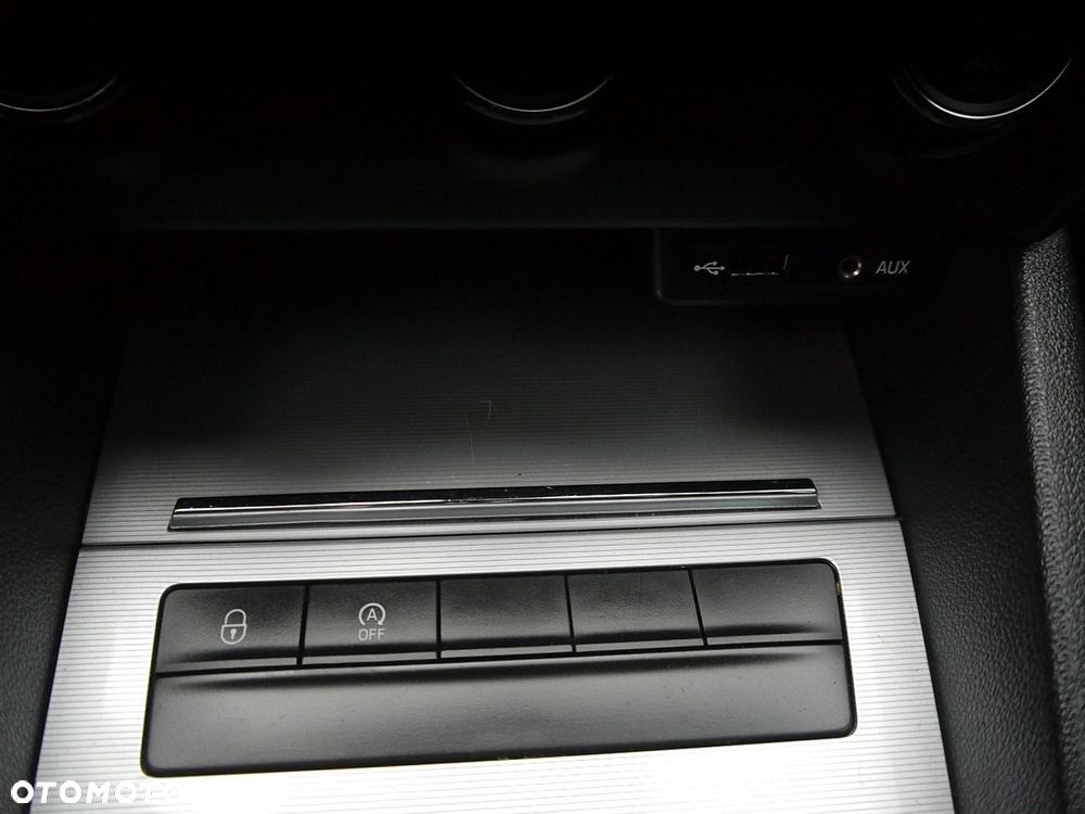 Skoda Octavia 2.0 TDI Sportline - 33