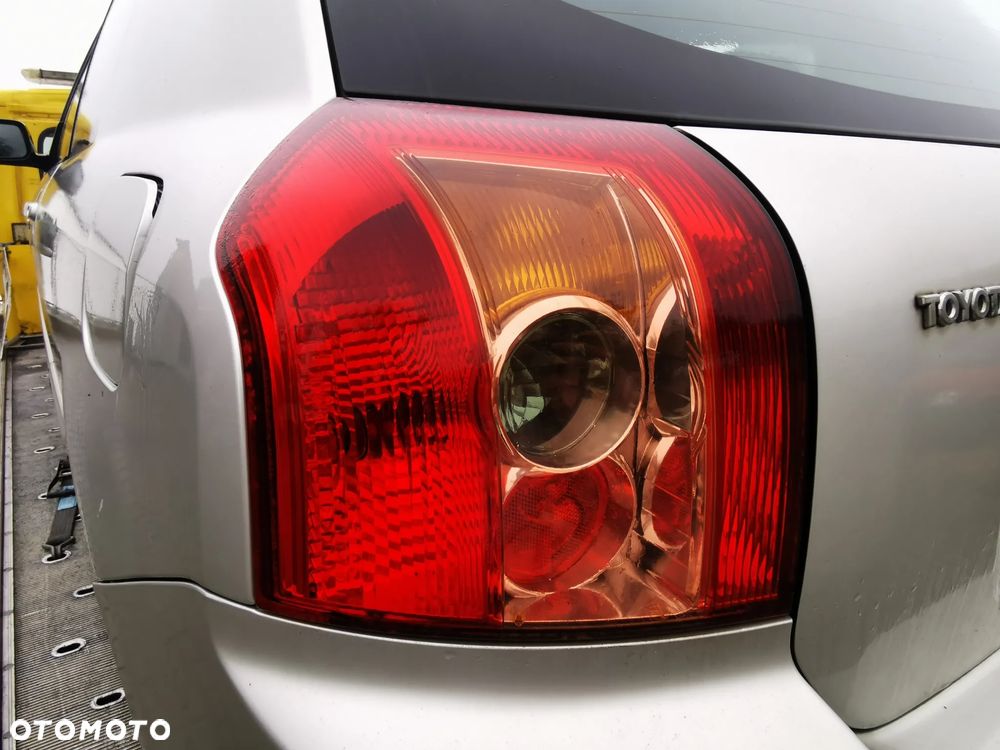 Lampy tył przód(lewa) Toyota Corolla E12 2004r 5D - 3