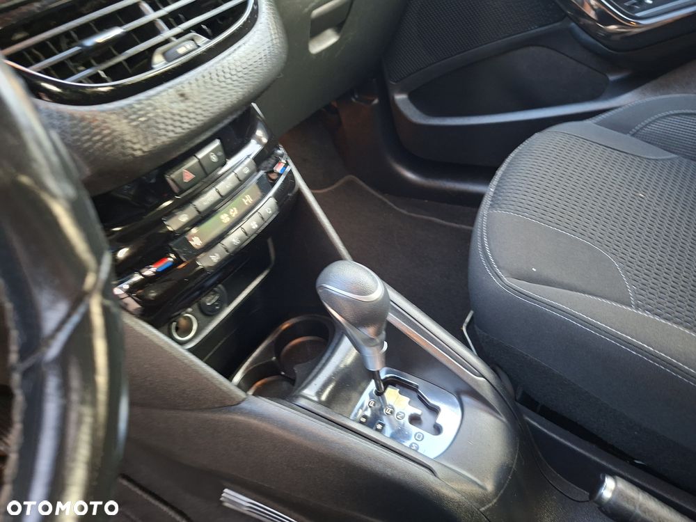 Peugeot 208 - 7