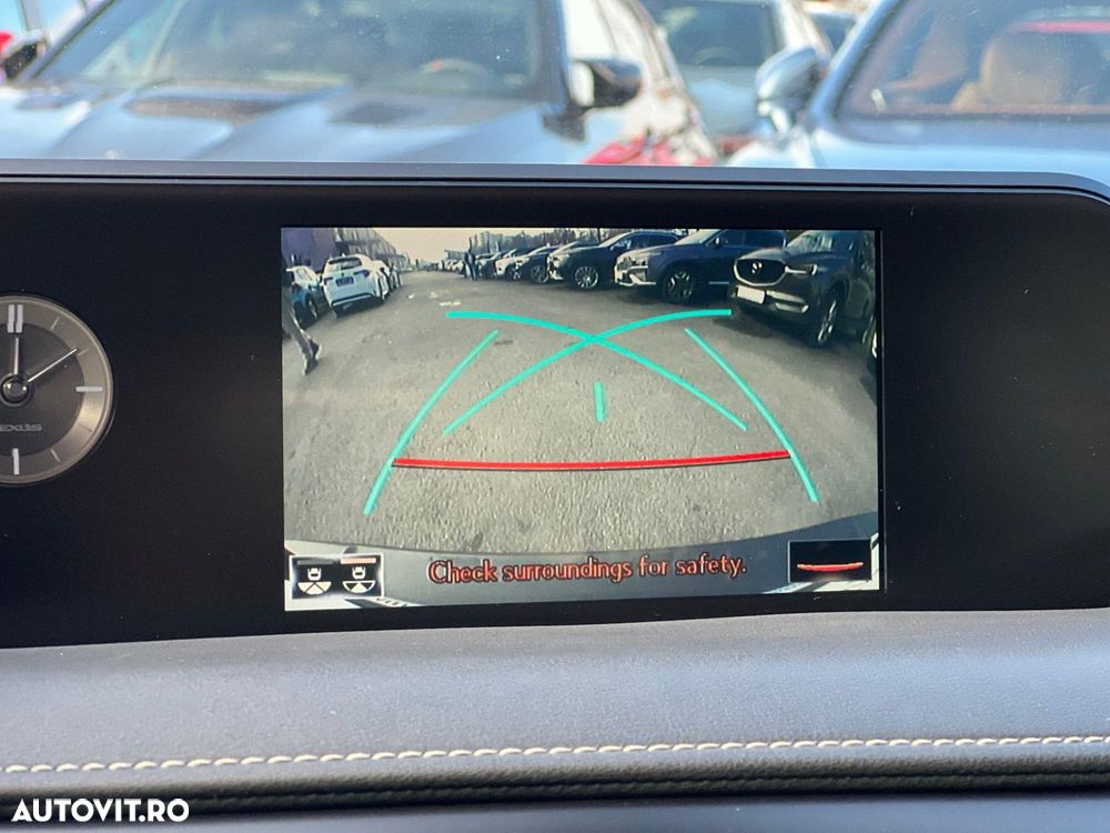 Lexus UX 250h Executive Line - 24