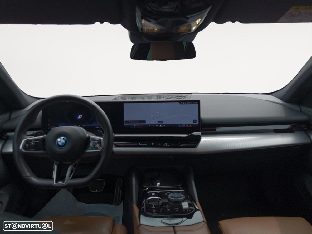 BMW 530 e Pack Desportivo M - 11