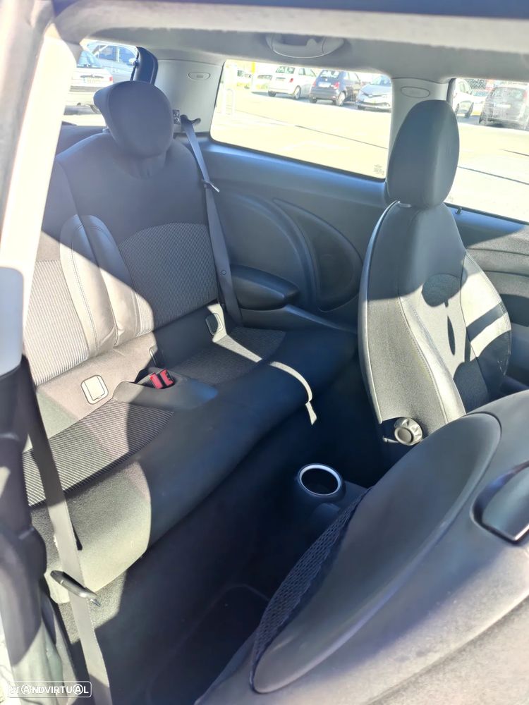 MINI 3 Portas Cooper D - 6