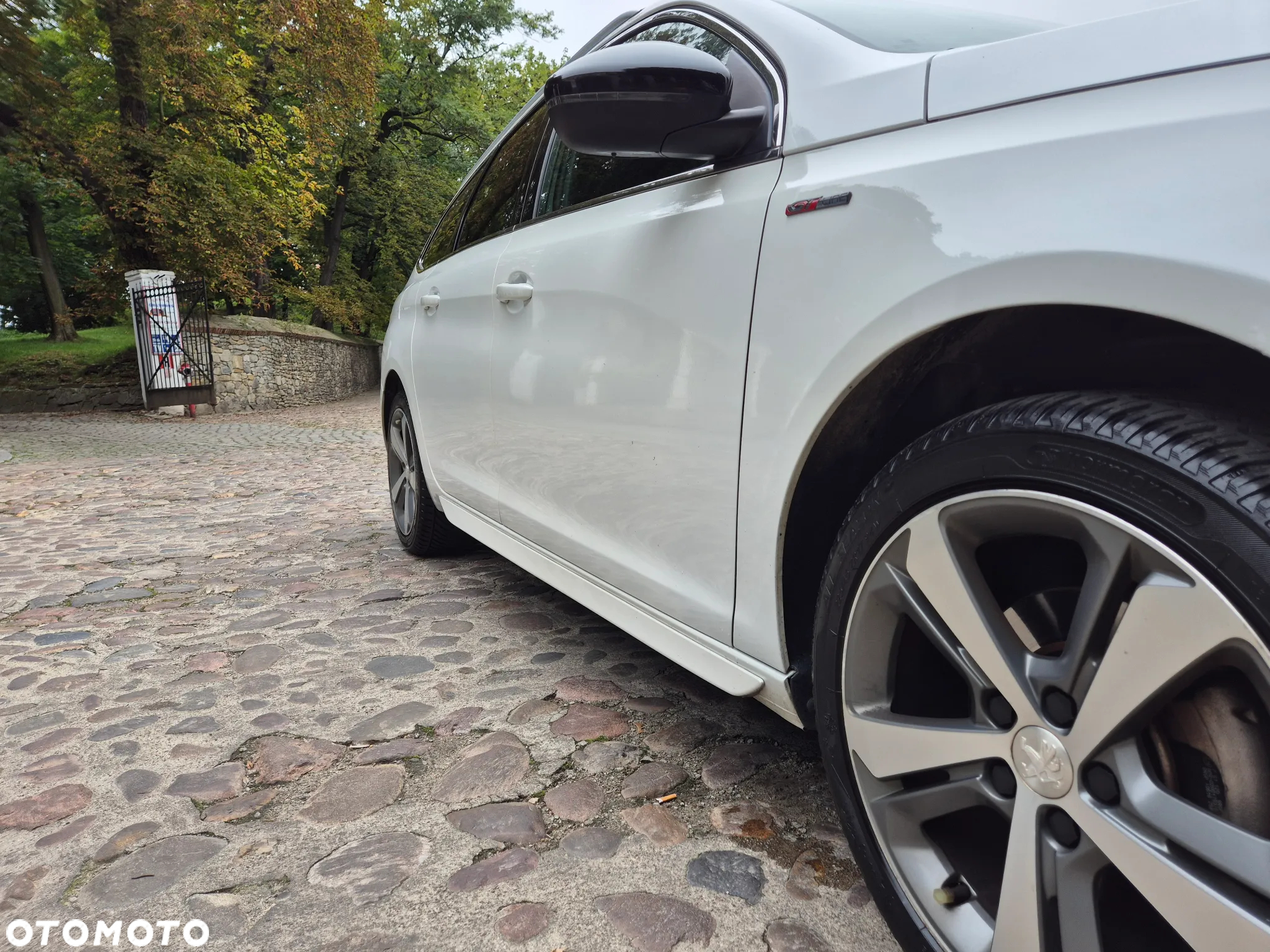 Peugeot 308 SW 1.2 PureTech Allure S&S - 23