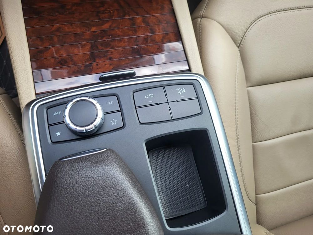 Mercedes-Benz GL - 14