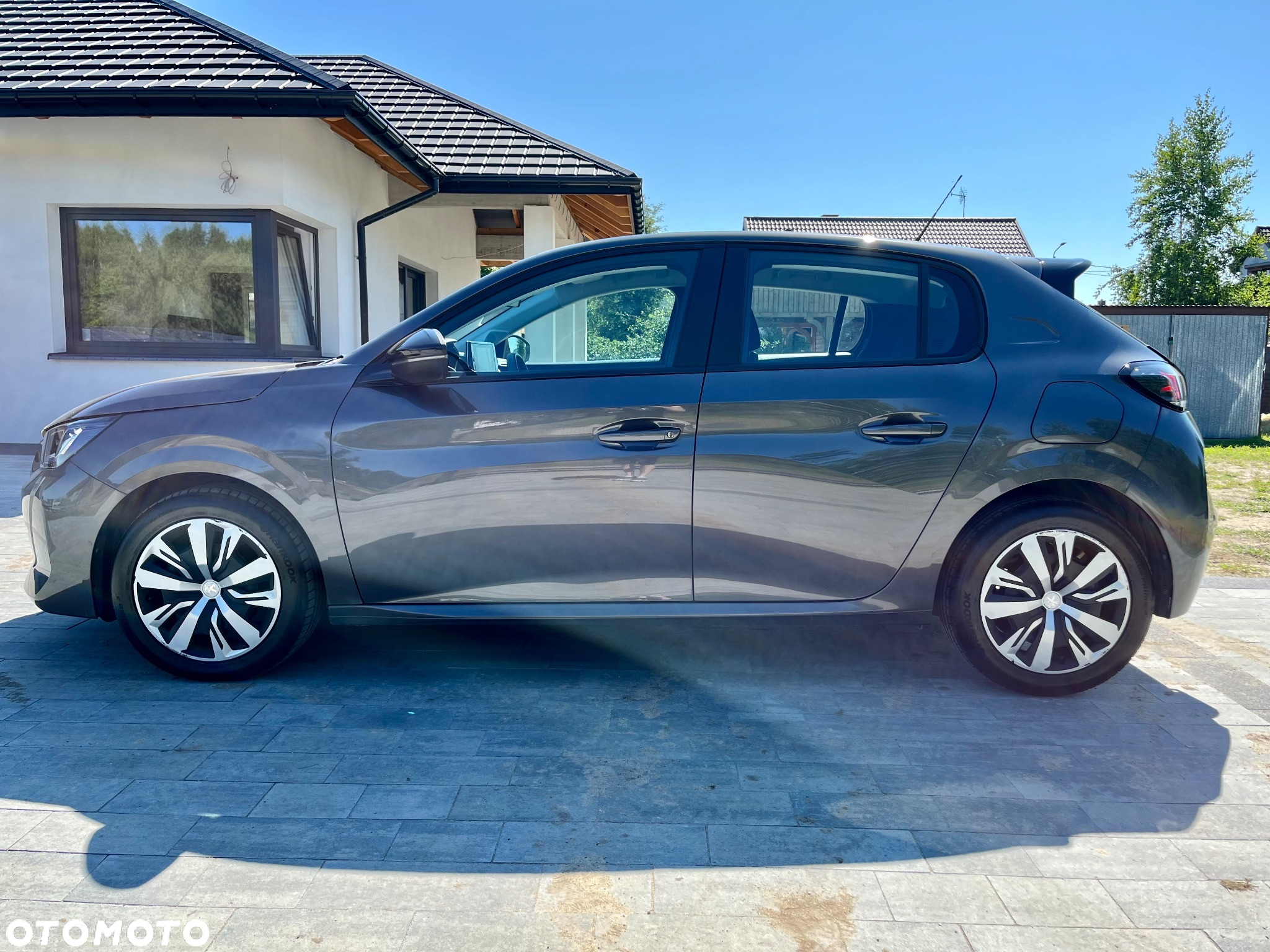 Peugeot 208 PureTech 100 EAT8 Active Pack - 2