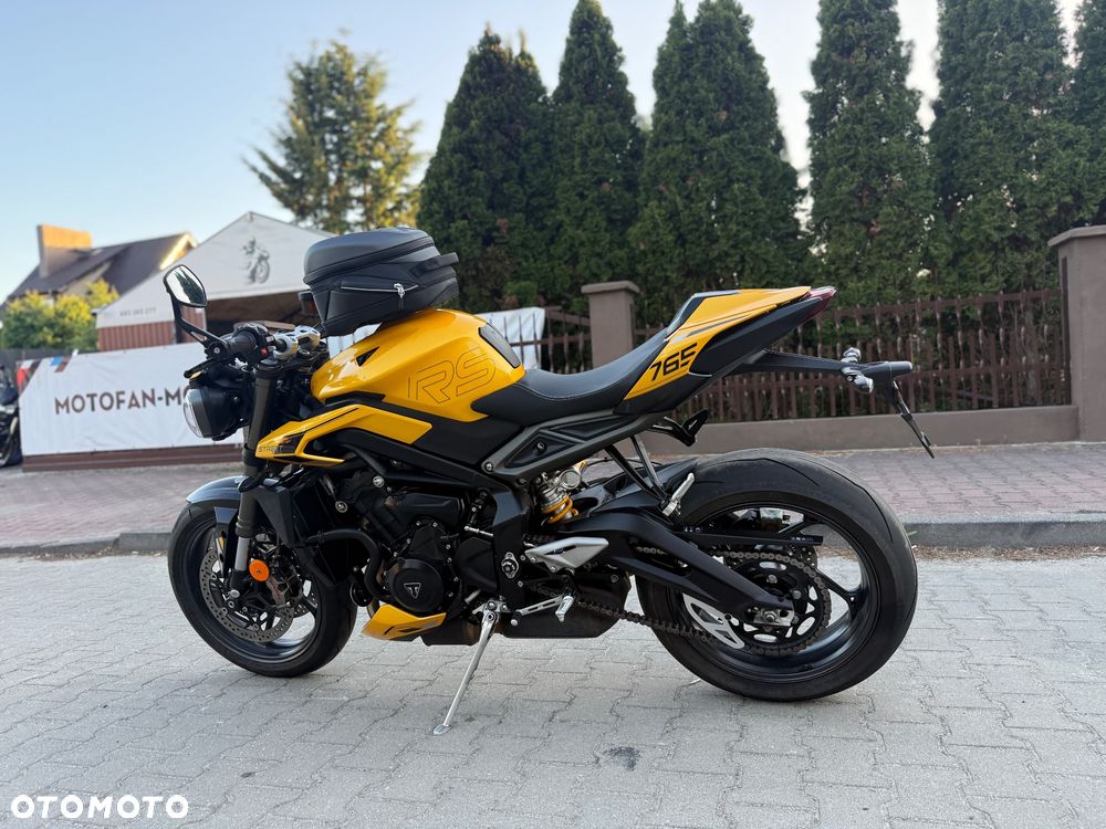 Triumph Street Triple - 18