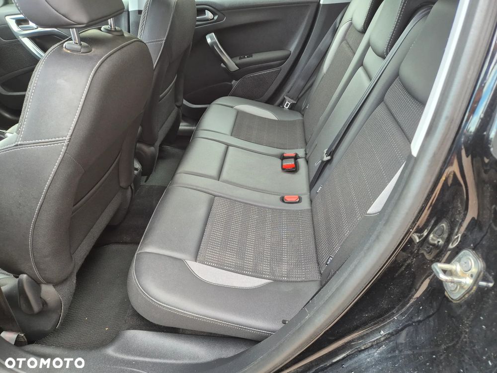 Peugeot 2008 1.2 Pure Tech Active S&S - 16
