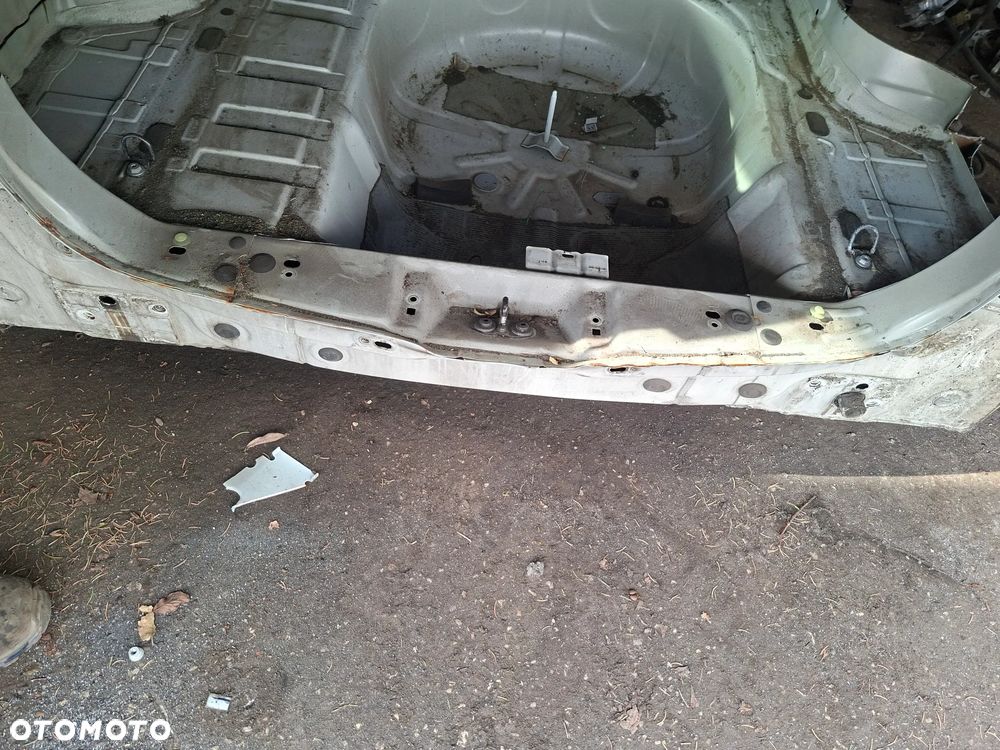 dacia logan II mcv 12-22 - pas tylny wanna PODŁOGA - 3