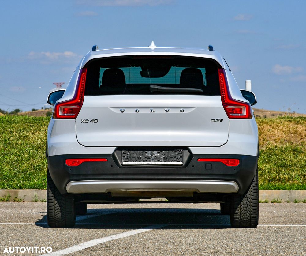 Volvo XC 40 D3 AWD Momentum Pro - 11