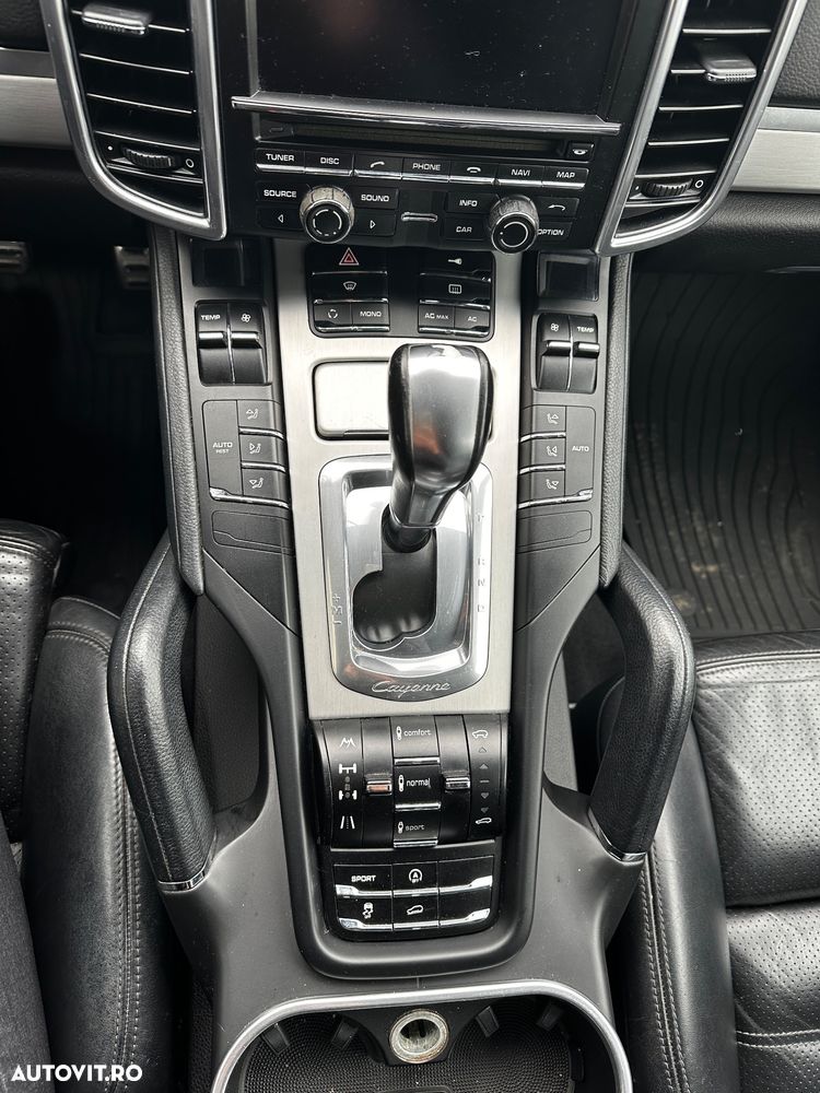 Porsche Cayenne - 11