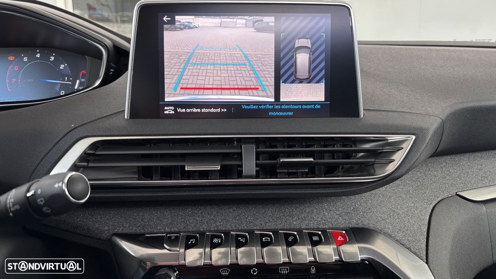 Peugeot 3008 PureTech 130 Stop & Start GPF EAT8 Allure Business-Pack - 18