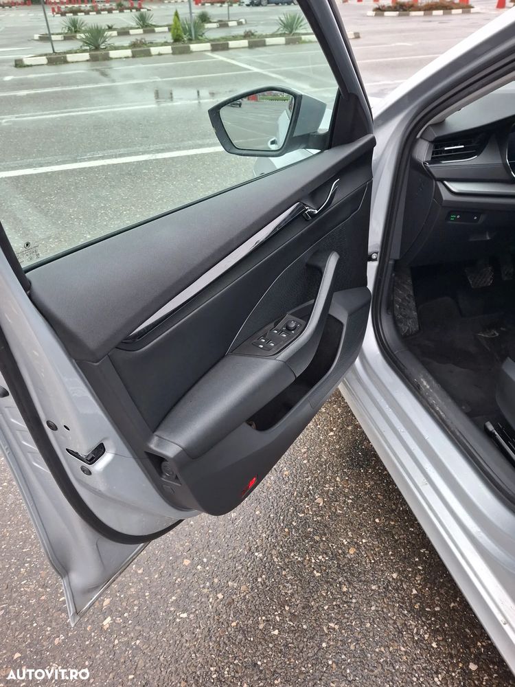 Skoda Octavia 2.0 TDI DSG Style - 12