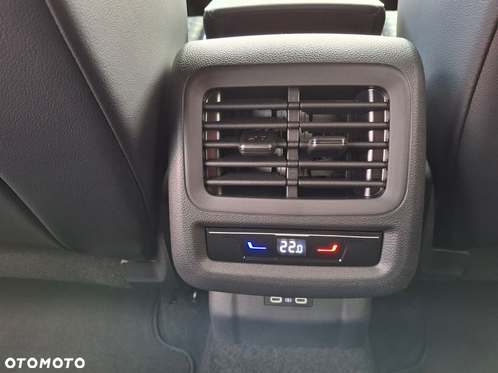 Volkswagen T-Roc 1.5 TSI R-Line DSG - 17