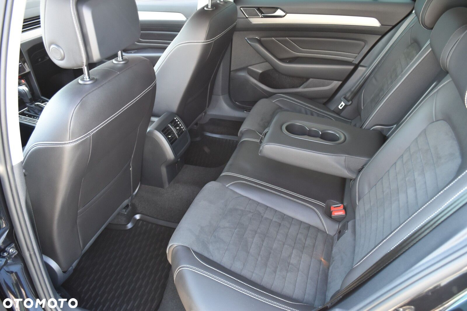 Volkswagen Passat 2.0 TDI EVO Elegance DSG - 34