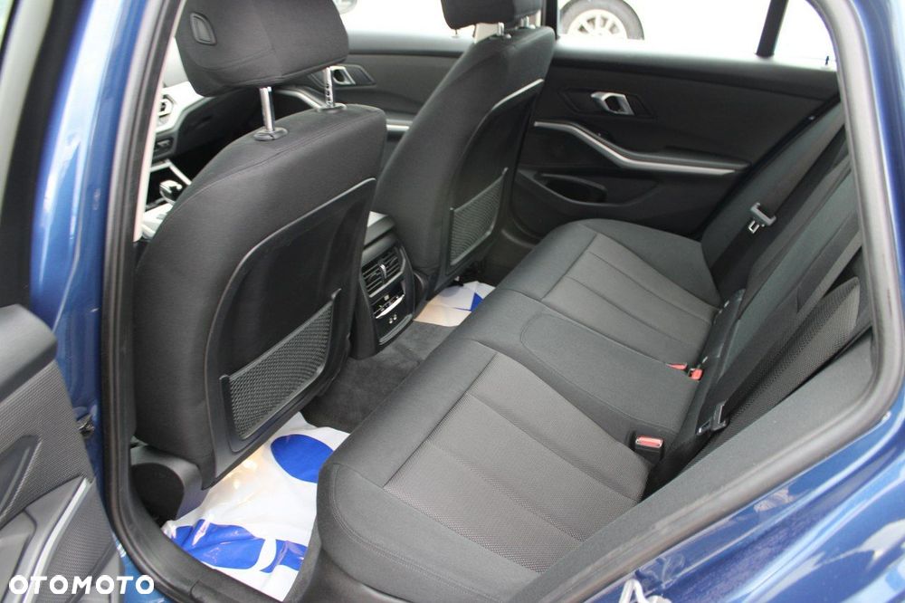 BMW Seria 3 - 17