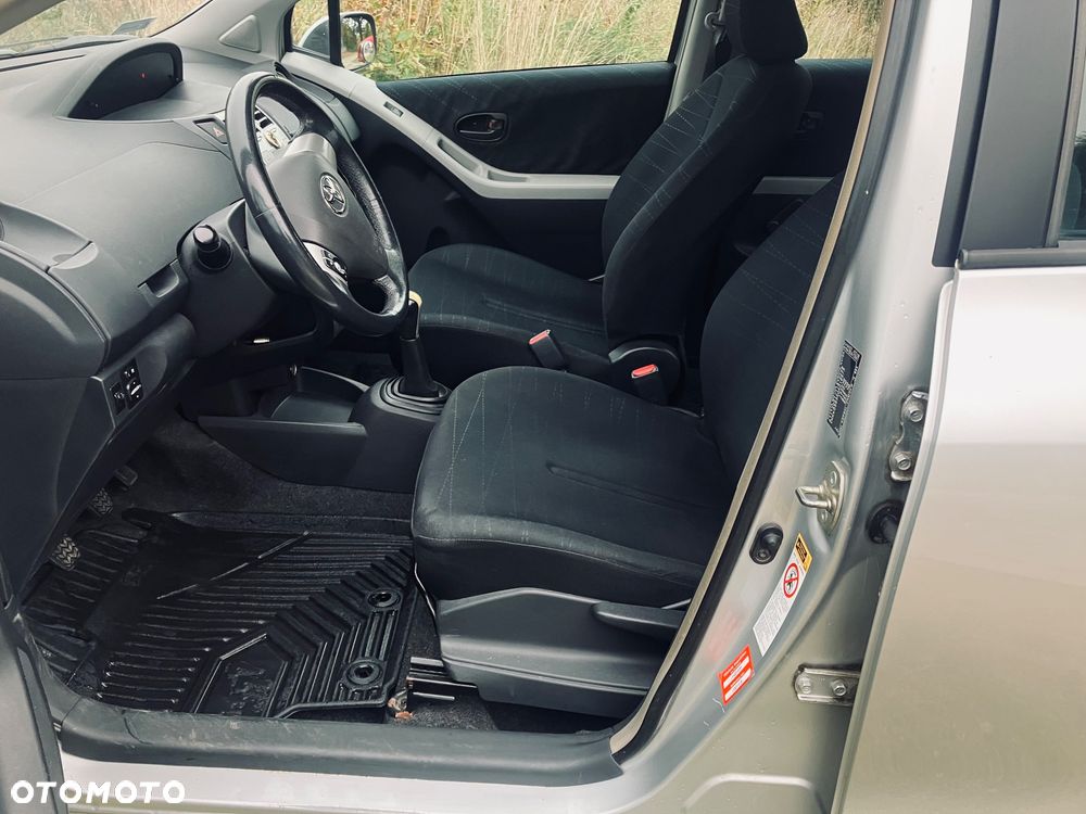 Toyota Yaris - 7