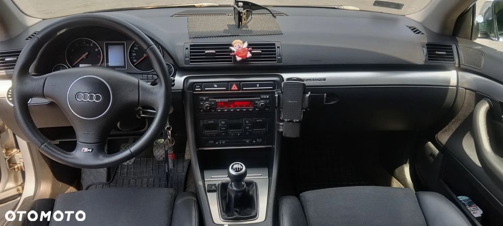 Audi A4 Avant - 22
