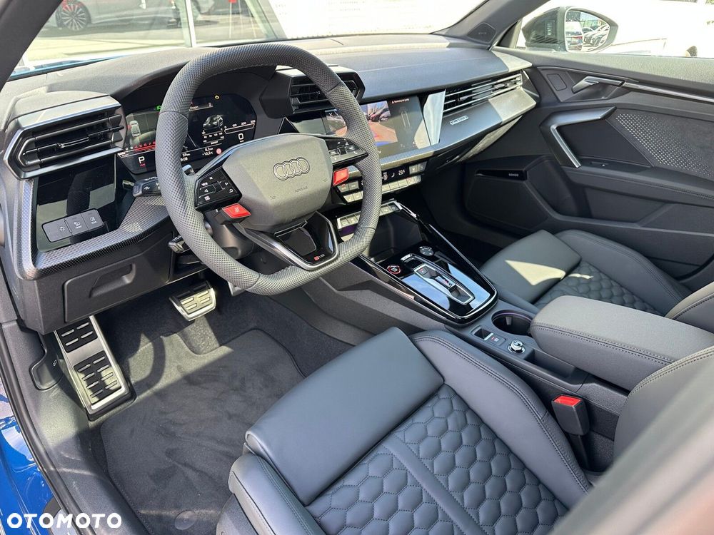 Audi RS3 Limousine - 11