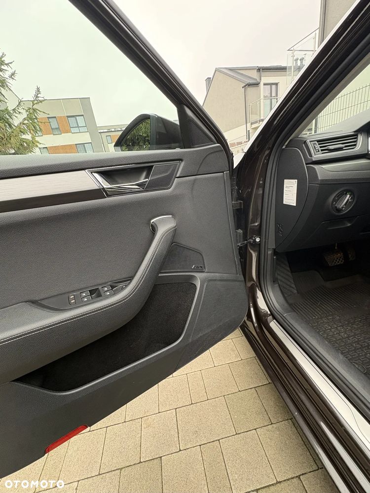 Skoda Superb 2.0 TDI SCR Style DSG - 13
