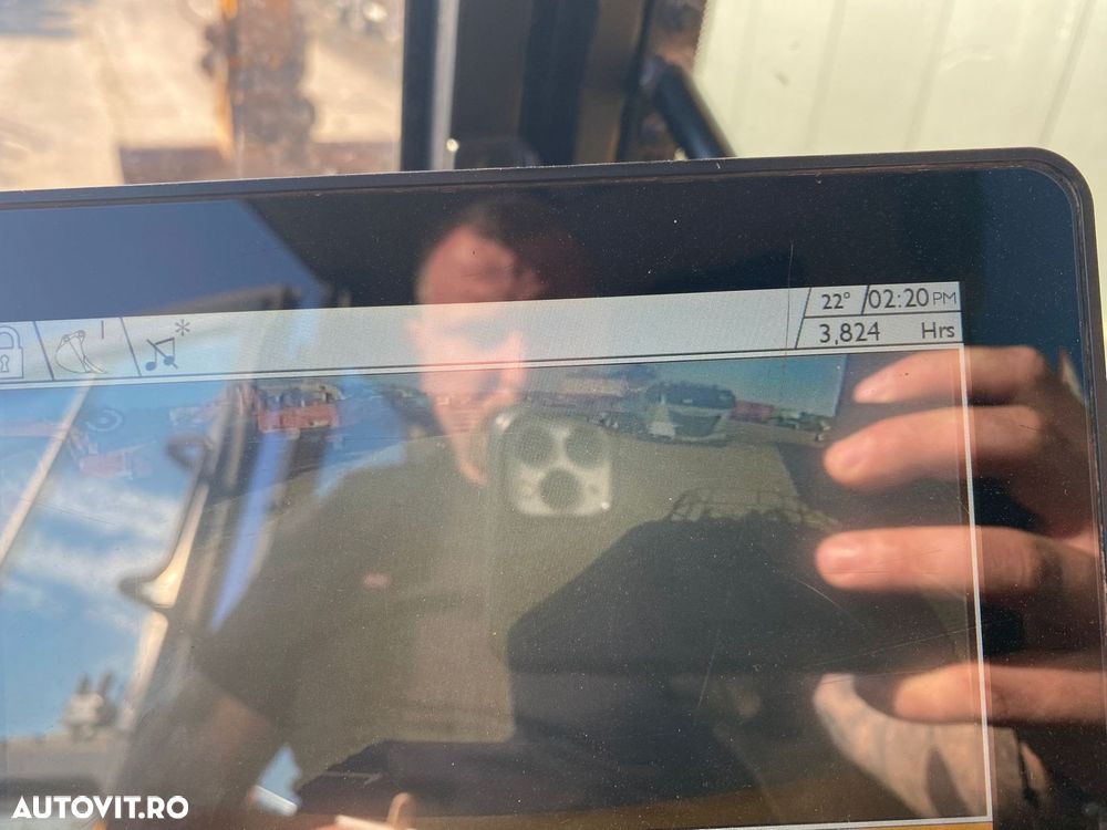 JCB 220X LC Excavator - 9