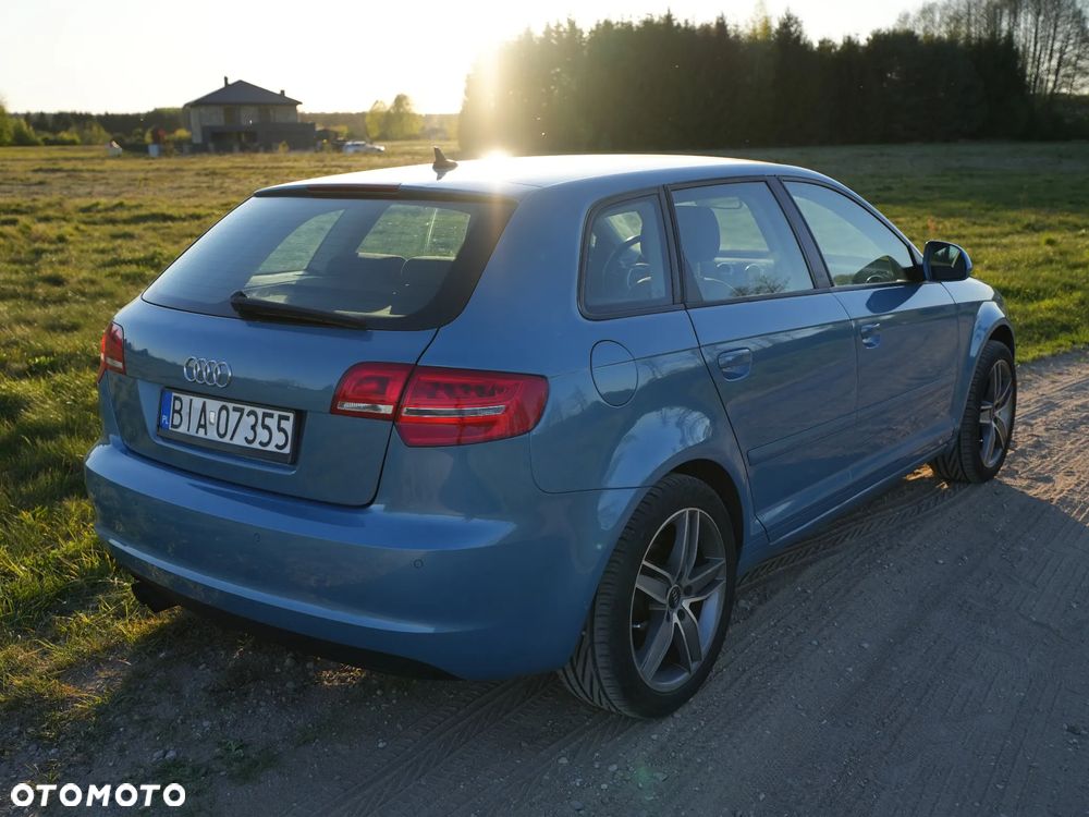 Audi A3 Sportback 1.4 TFSI Attraction - 2