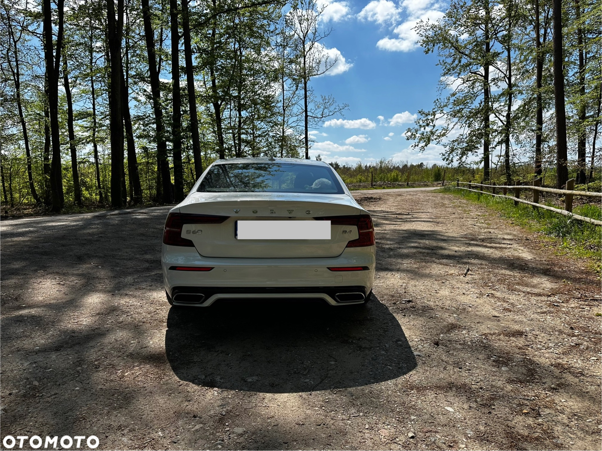 Volvo S60 B4 B R-Design - 4