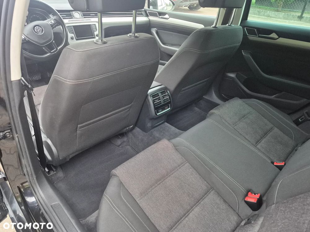 Volkswagen Passat 2.0 TDI (BlueMotion Technology) DSG Comfortline - 14