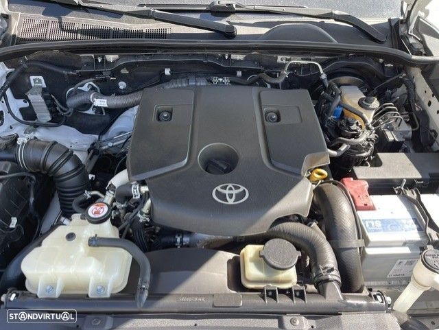 Toyota Hilux - 12