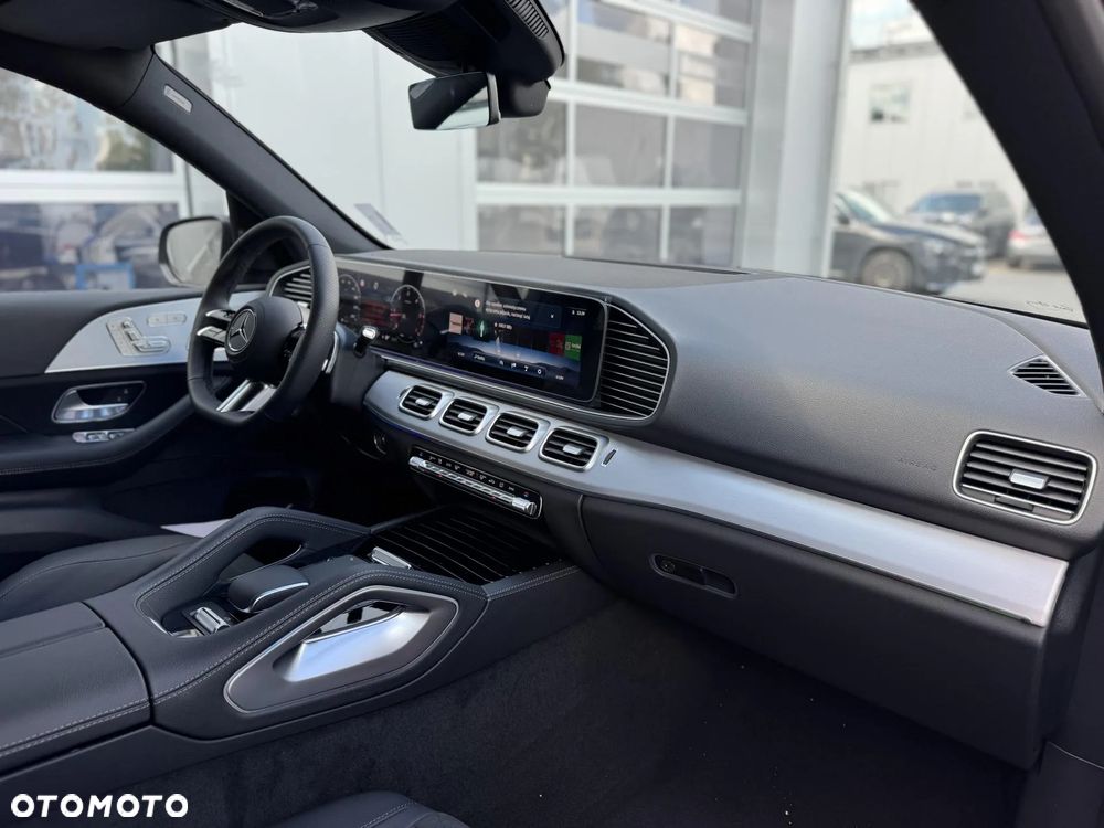 Mercedes-Benz GLE 300 d 4Matic 9G-TRONIC AMG Line Advanced Plus - 17