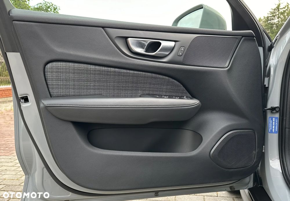 Volvo V60 Cross Country - 11