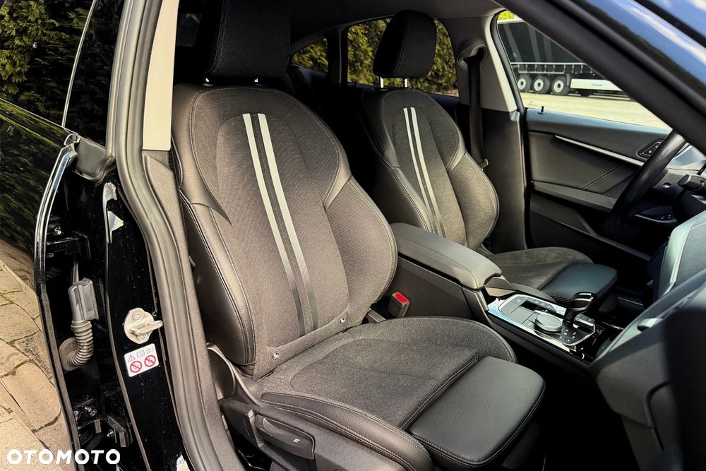 BMW Seria 2 218i Sport Line - 37