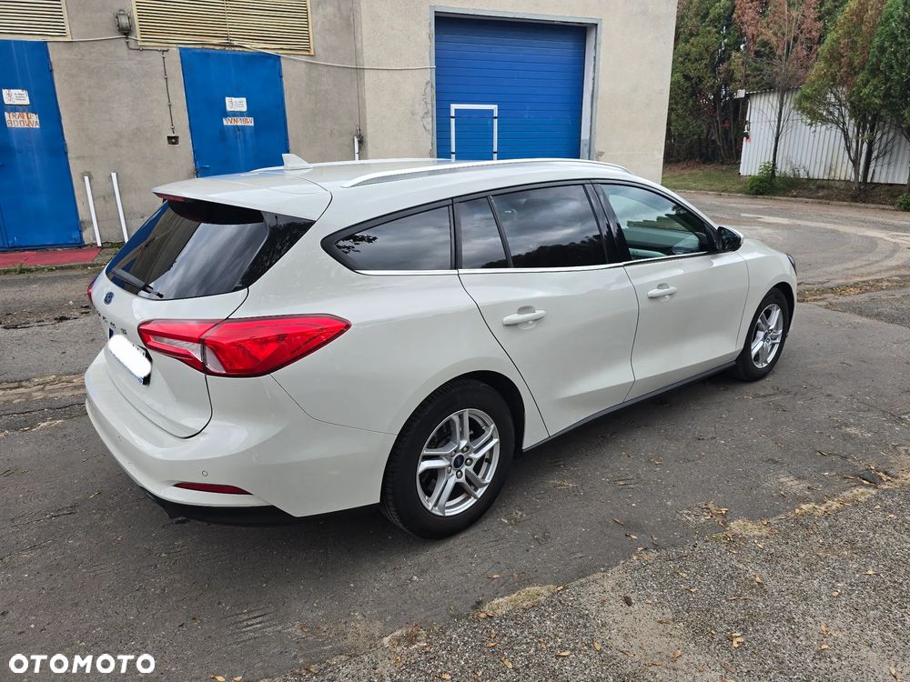 Ford Focus 1.0 EcoBoost Trend Edition - 6