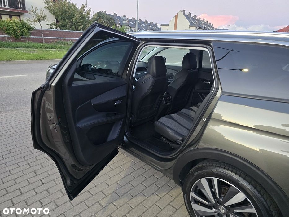 Peugeot 5008 BlueHDi 130 EAT8 Allure - 33