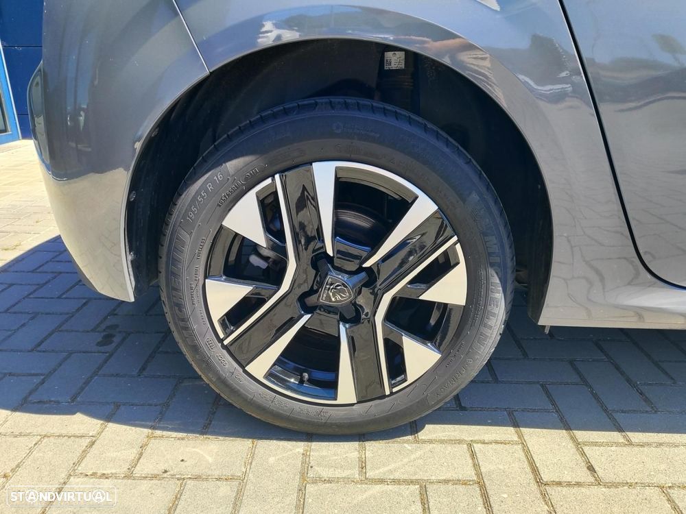 Peugeot 208 1.2 Hybrid Allure e-DCS6 - 8