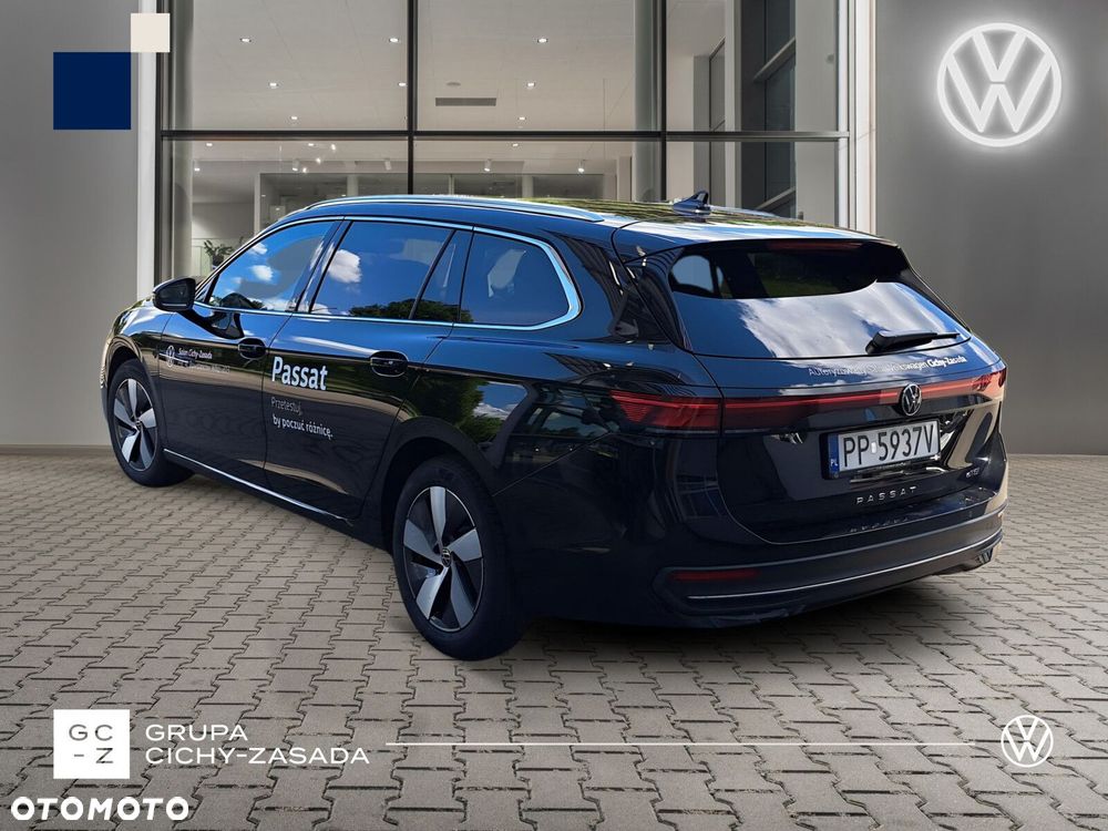 Volkswagen Passat - 4