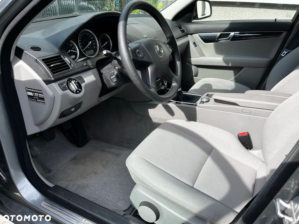 Mercedes-Benz Klasa C 180 Kompressor Classic - 14