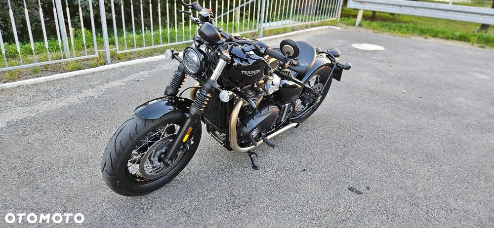 Triumph Bonneville Bobber - 5