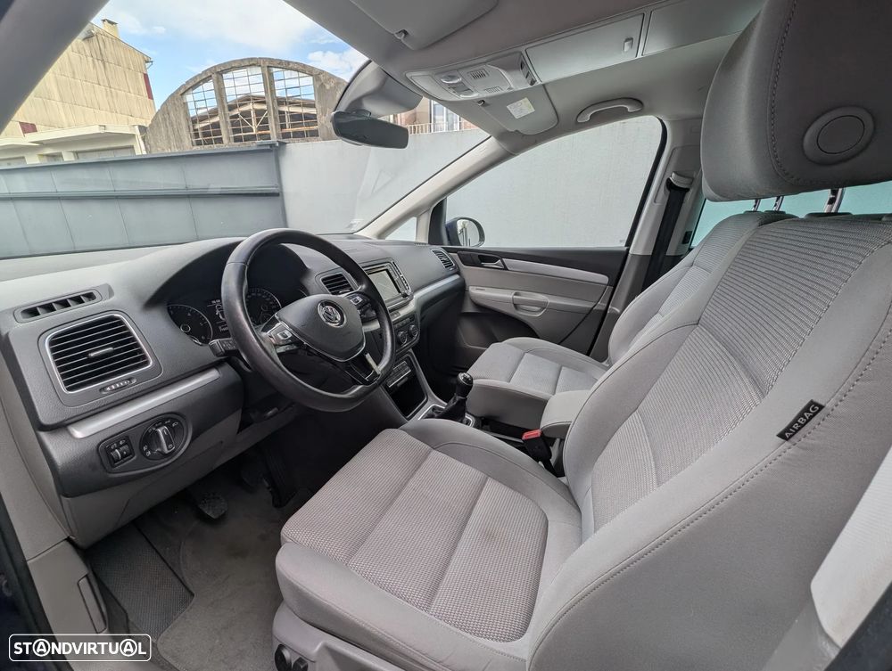 VW Sharan 2.0 TDI Confortline - 14