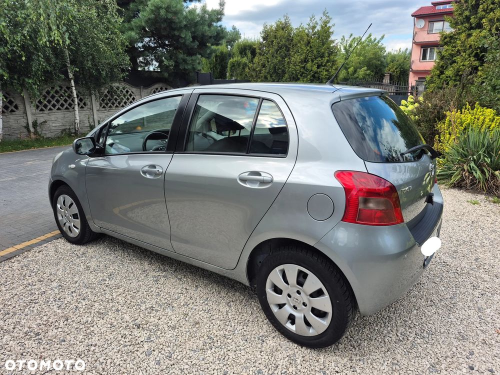 Toyota Yaris 1.3 VVT-i Sol - 10