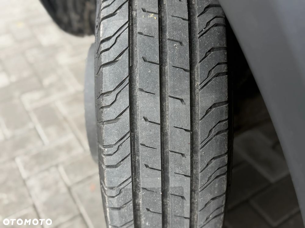 Mercedes-Benz Sprinter 515 CDI / 2.0 150KM / 2022 ROK / Kontener 4,2m + Winda Dhollandia 750KG / ZAREJESTROWANY W PL - 18