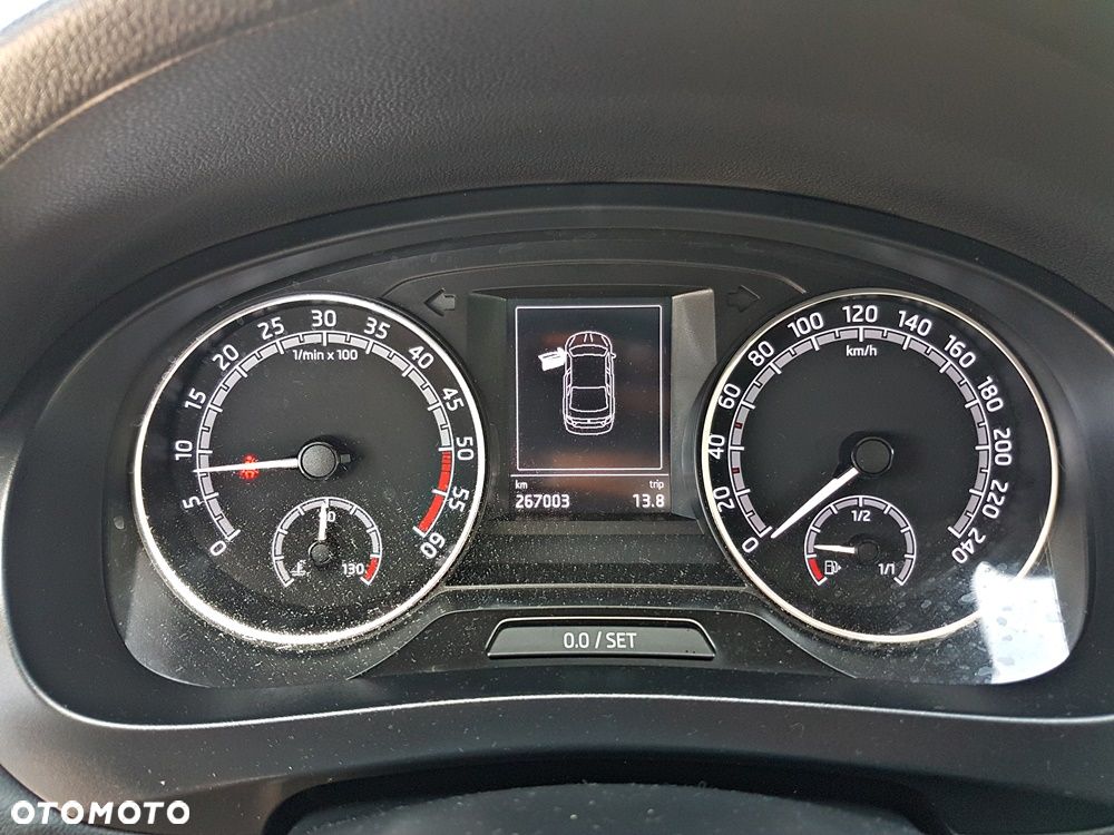 Skoda RAPID 1.6 TDI DPF Ambition - 16