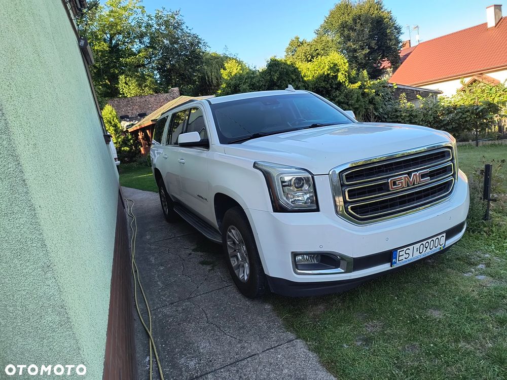 GMC Yukon - 1