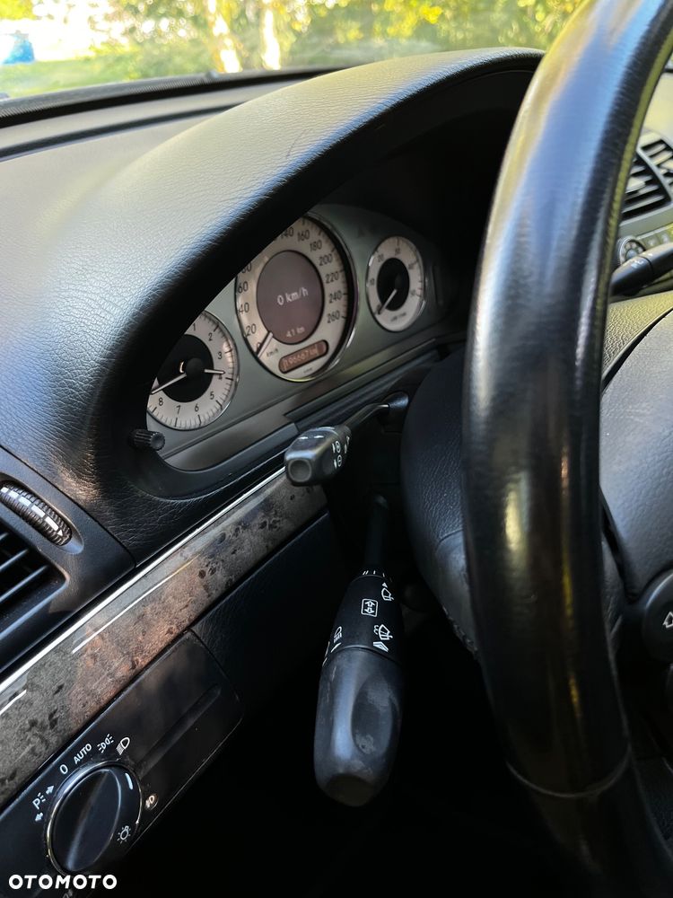 Mercedes-Benz Klasa E 220 CDI Automatik Avantgarde DPF BusinessEDITION - 26