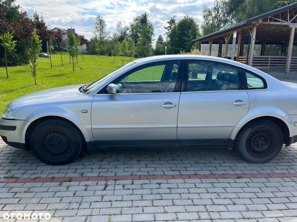 Volkswagen Passat 1.9 TDI 4Mot Basis - 2